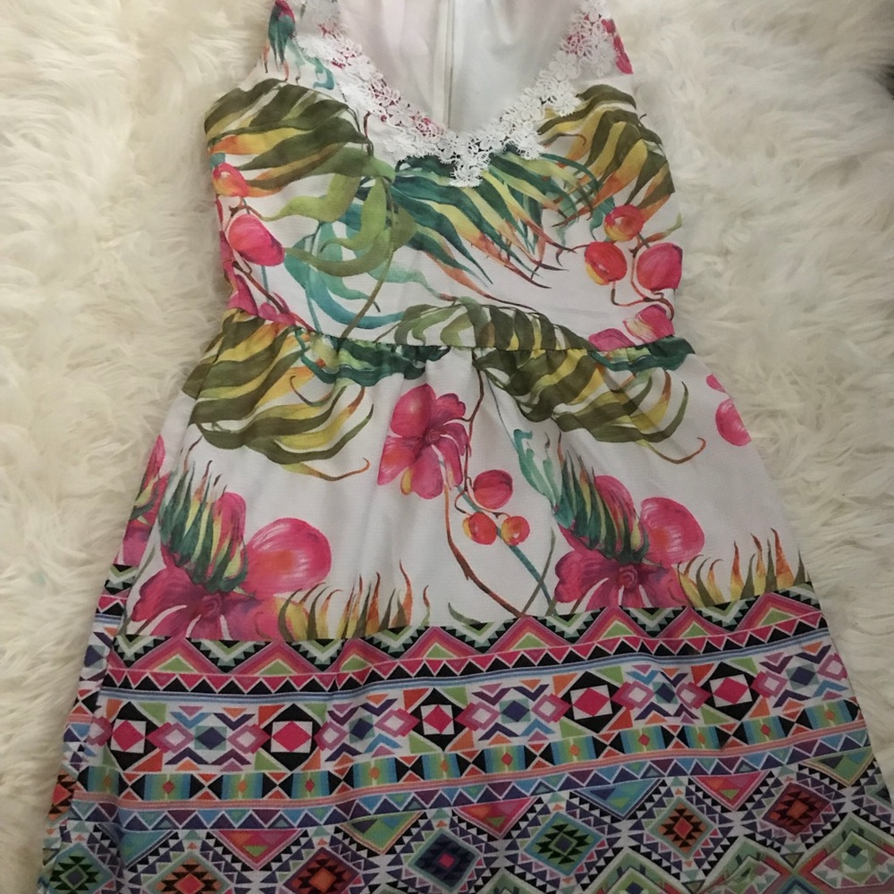 Women dresses - Picture 2 of 4